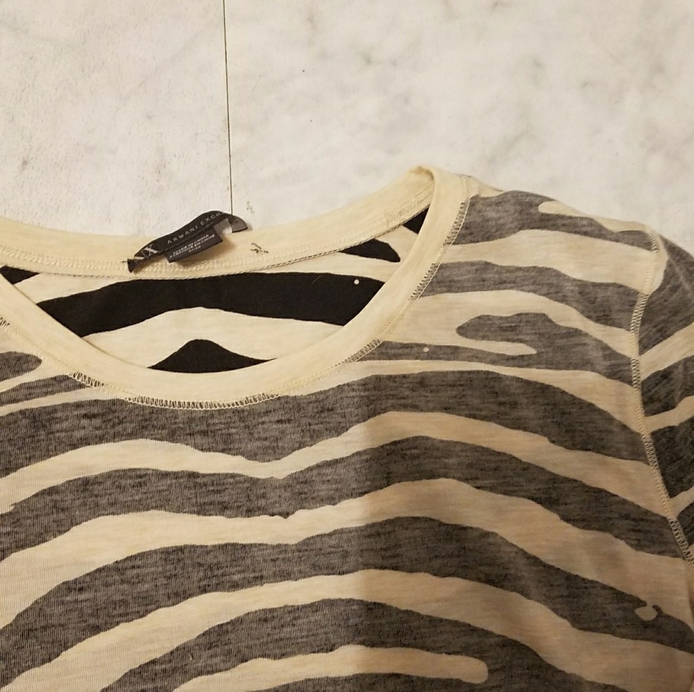 Armani Exchange long sleeve tiger shirt. - Picture 4 of 4